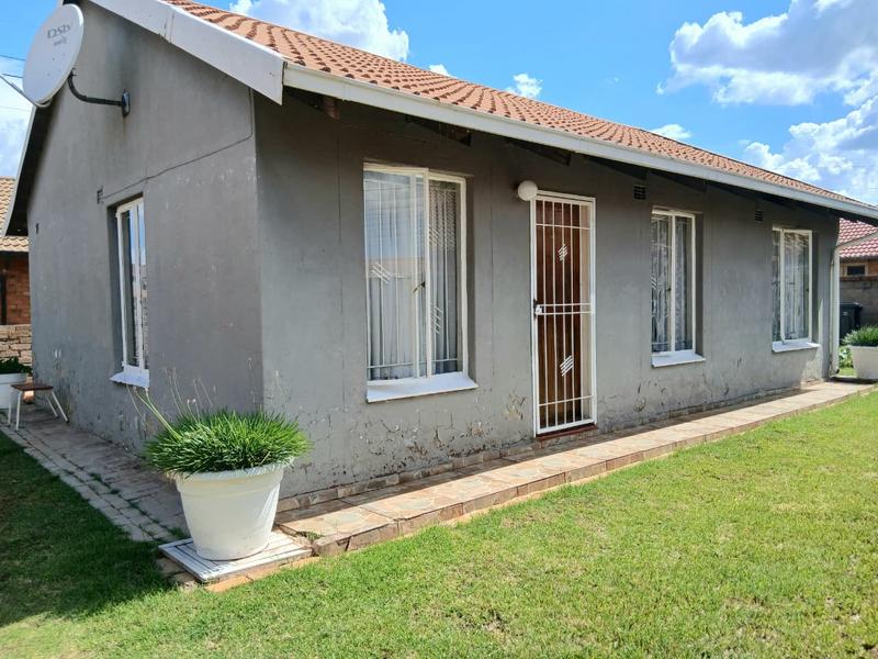 3 Bedroom Property for Sale in Protea Glen Gauteng