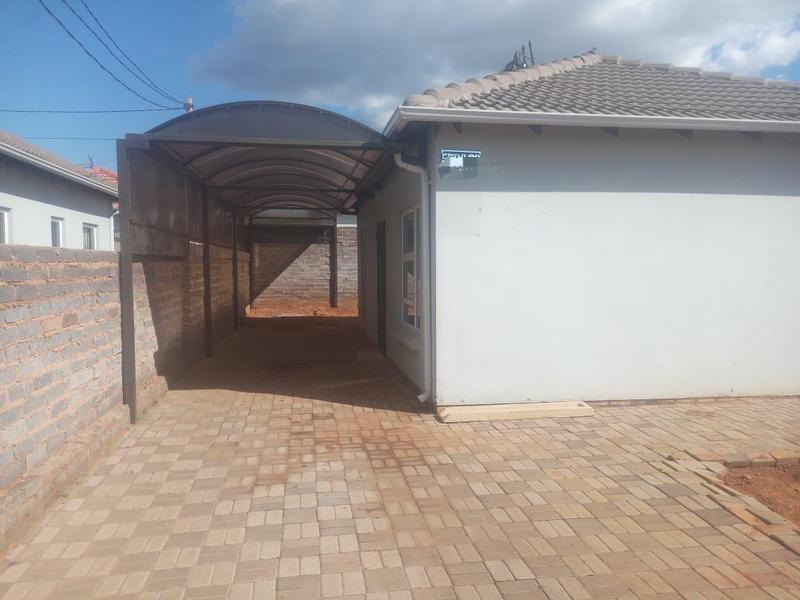 2 Bedroom Property for Sale in Lehae Gauteng