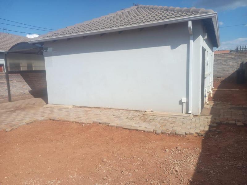 2 Bedroom Property for Sale in Lehae Gauteng