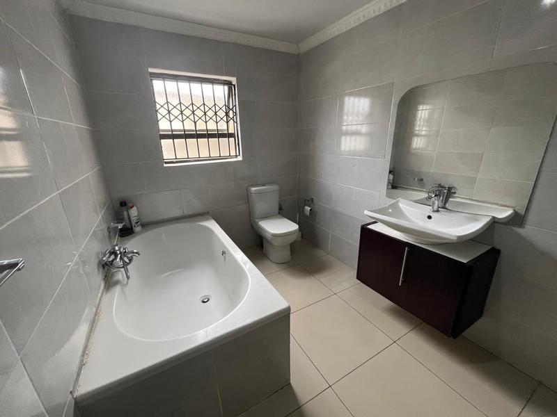 3 Bedroom Property for Sale in Meadowlands West Gauteng