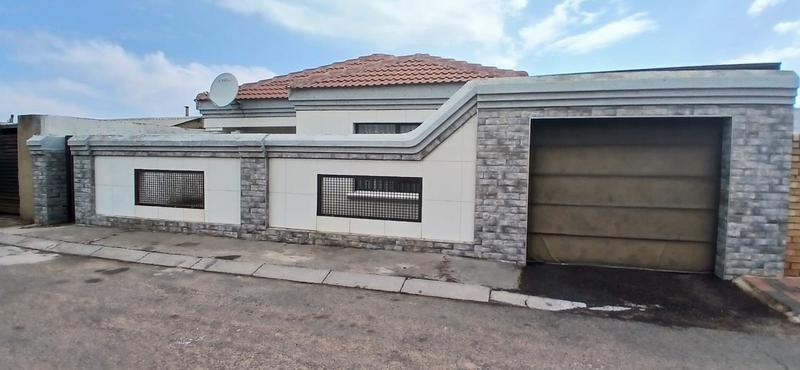 3 Bedroom Property for Sale in Meadowlands West Gauteng
