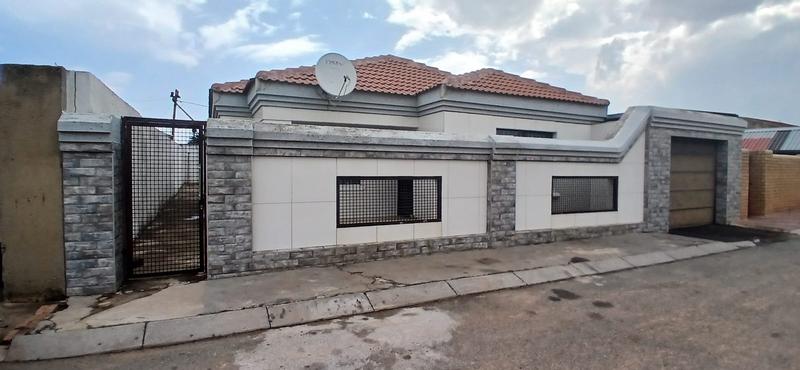 3 Bedroom Property for Sale in Meadowlands West Gauteng