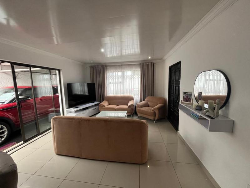 3 Bedroom Property for Sale in Meadowlands West Gauteng