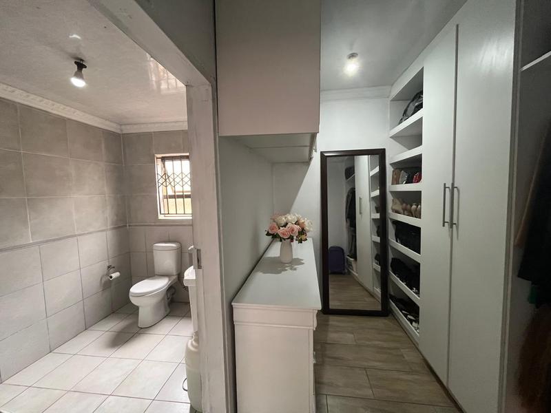 3 Bedroom Property for Sale in Meadowlands West Gauteng