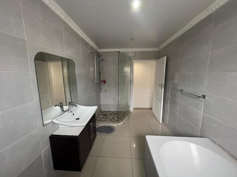 3 Bedroom Property for Sale in Meadowlands West Gauteng