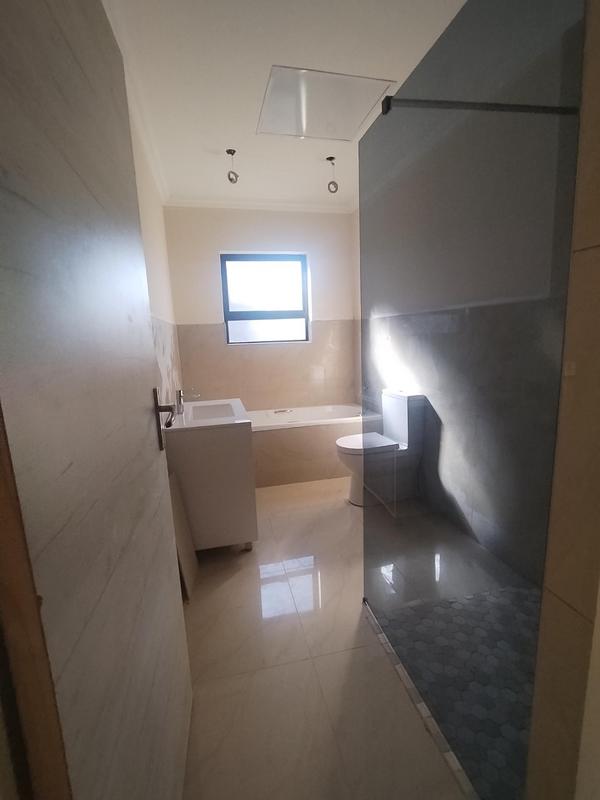 To Let 5 Bedroom Property for Rent in Wildtuinpark Gauteng