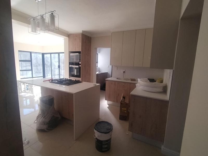 To Let 5 Bedroom Property for Rent in Wildtuinpark Gauteng