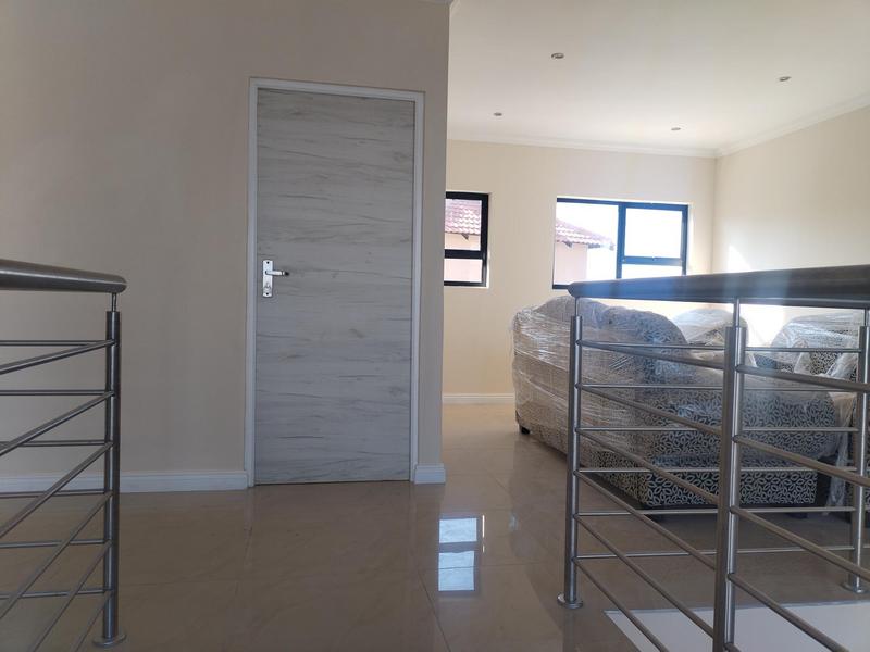 To Let 5 Bedroom Property for Rent in Wildtuinpark Gauteng