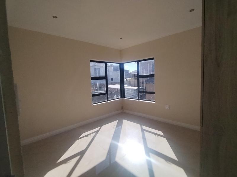 To Let 5 Bedroom Property for Rent in Wildtuinpark Gauteng