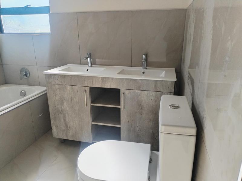 To Let 5 Bedroom Property for Rent in Wildtuinpark Gauteng