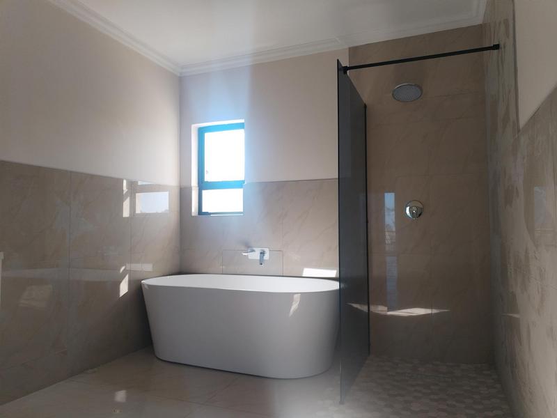 To Let 5 Bedroom Property for Rent in Wildtuinpark Gauteng