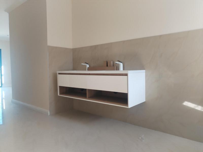 To Let 5 Bedroom Property for Rent in Wildtuinpark Gauteng