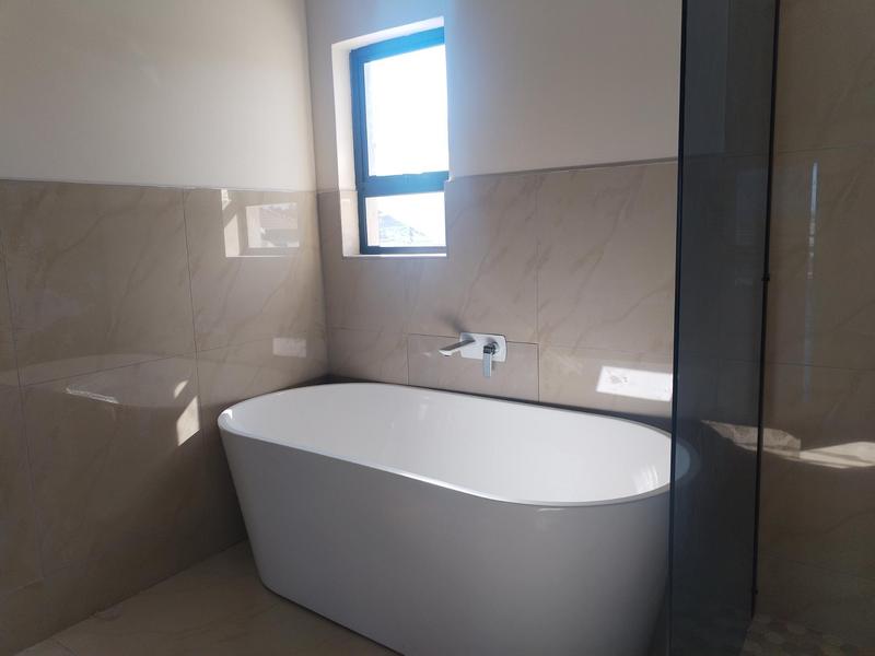 To Let 5 Bedroom Property for Rent in Wildtuinpark Gauteng