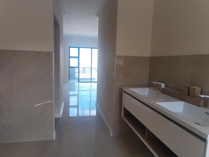 To Let 5 Bedroom Property for Rent in Wildtuinpark Gauteng