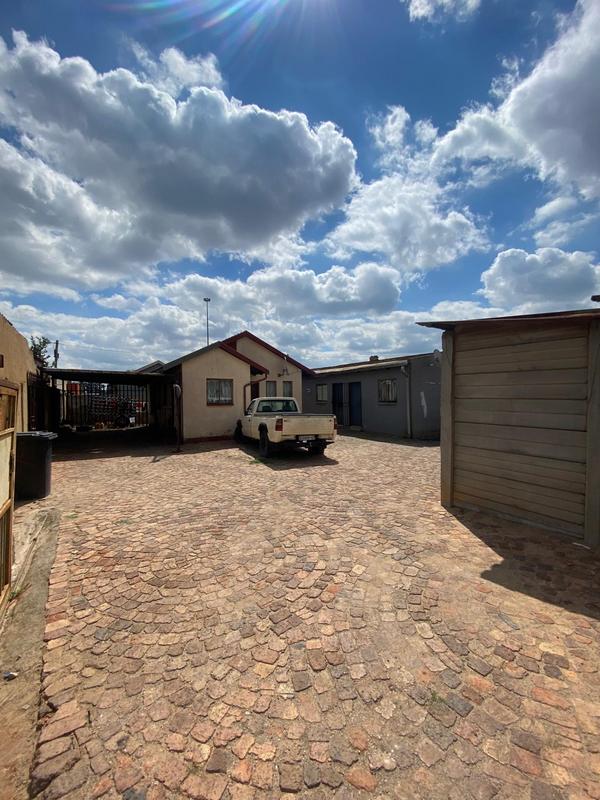 7 Bedroom Property for Sale in Payneville Gauteng