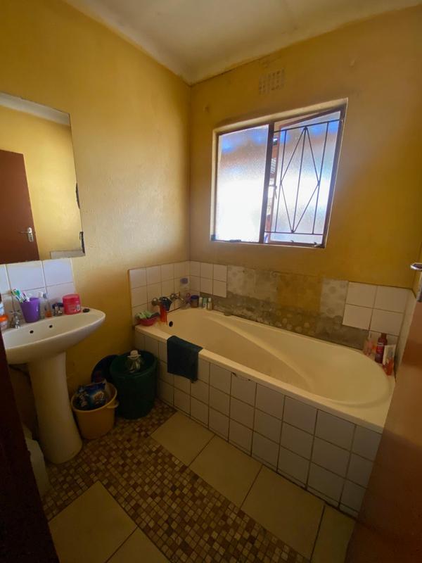 7 Bedroom Property for Sale in Payneville Gauteng