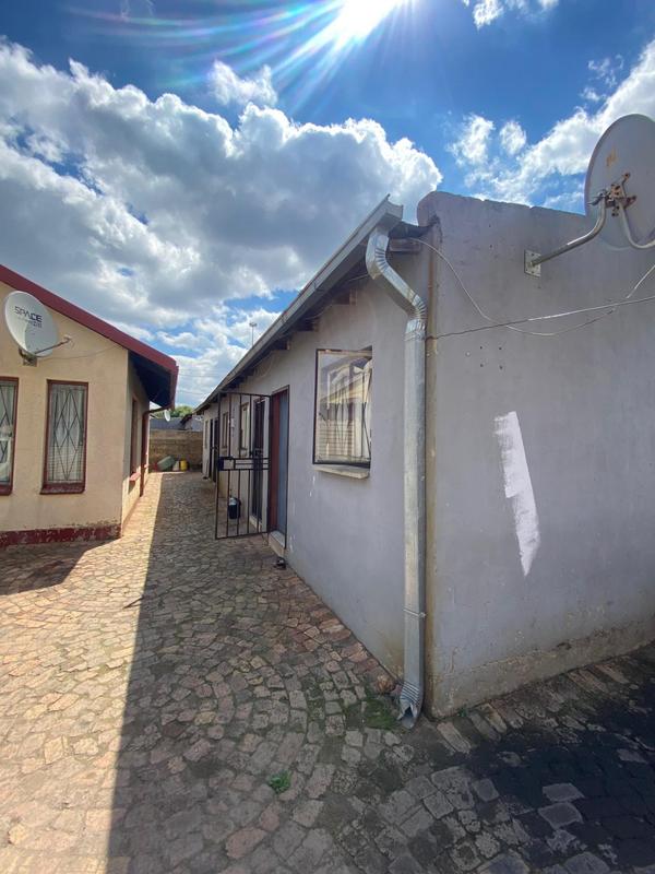 7 Bedroom Property for Sale in Payneville Gauteng