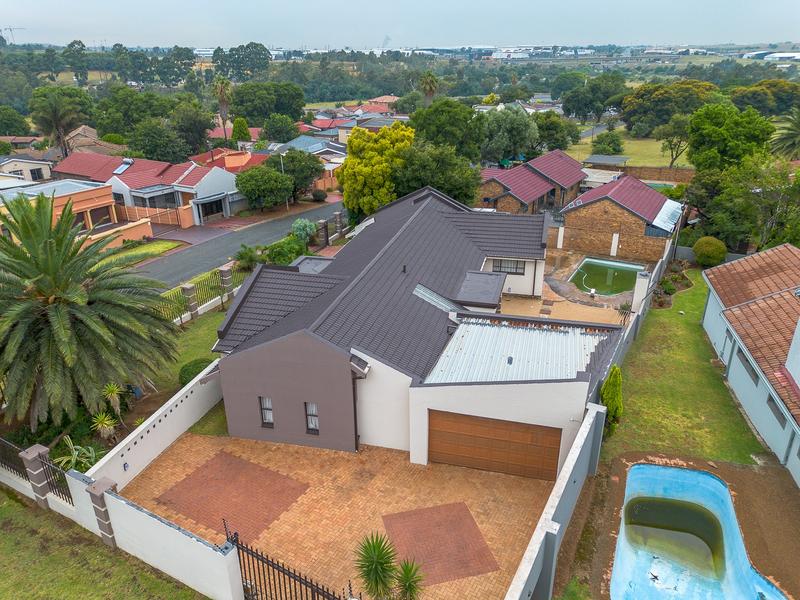 4 Bedroom Property for Sale in Elandspark Gauteng