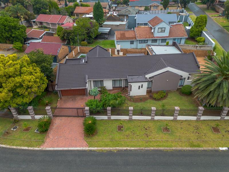 4 Bedroom Property for Sale in Elandspark Gauteng