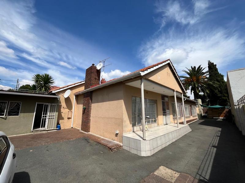 7 Bedroom Property for Sale in Fairwood Gauteng