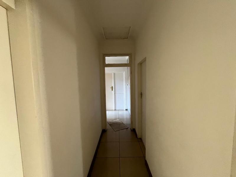 7 Bedroom Property for Sale in Fairwood Gauteng