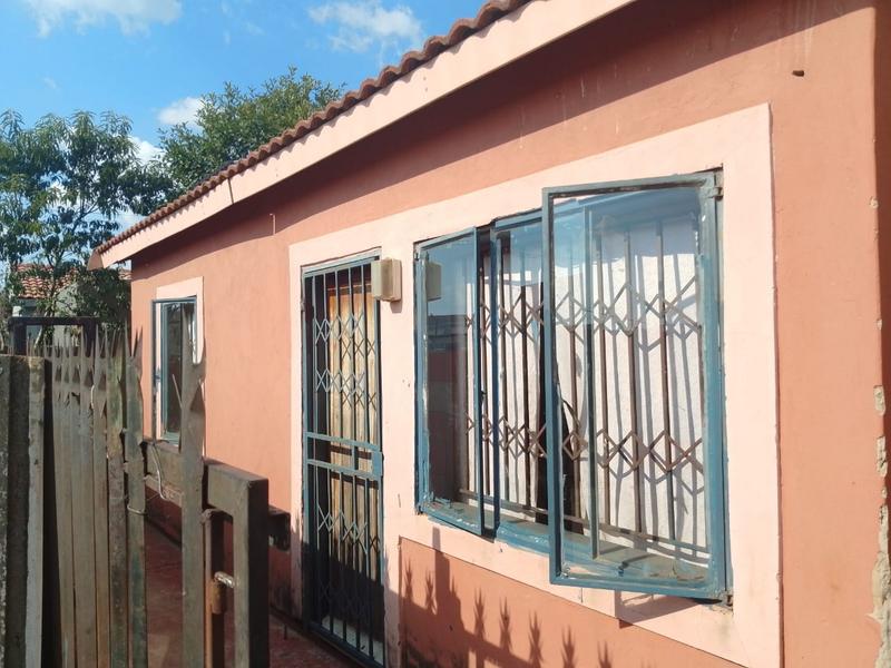 4 Bedroom Property for Sale in Daveyton Gauteng
