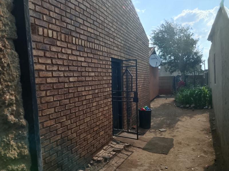 4 Bedroom Property for Sale in Daveyton Gauteng
