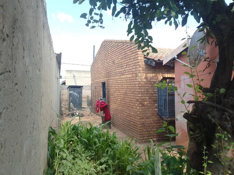 4 Bedroom Property for Sale in Daveyton Gauteng