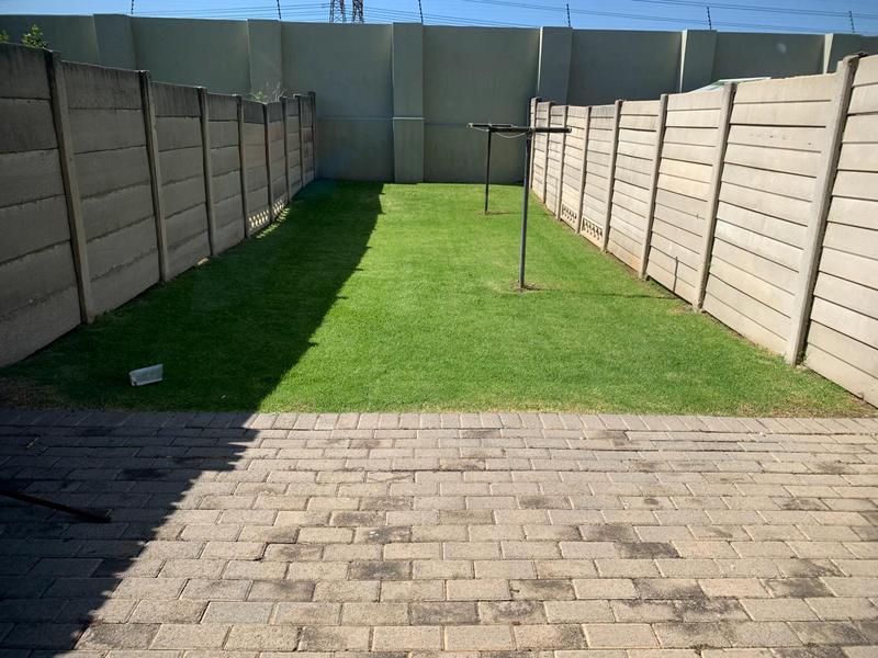 To Let 2 Bedroom Property for Rent in Edleen Gauteng
