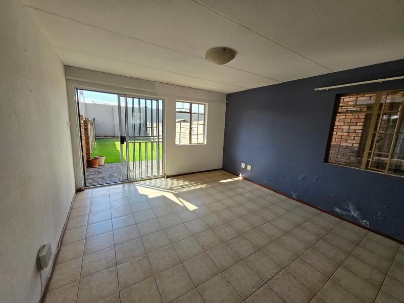2 Bedroom Property for Sale in Edleen Gauteng