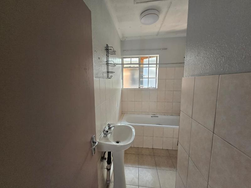 2 Bedroom Property for Sale in Edleen Gauteng