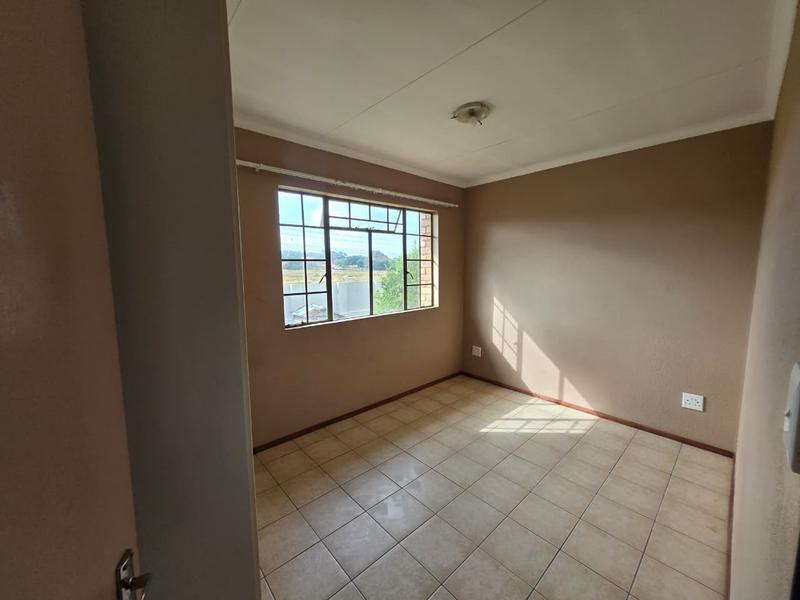 2 Bedroom Property for Sale in Edleen Gauteng