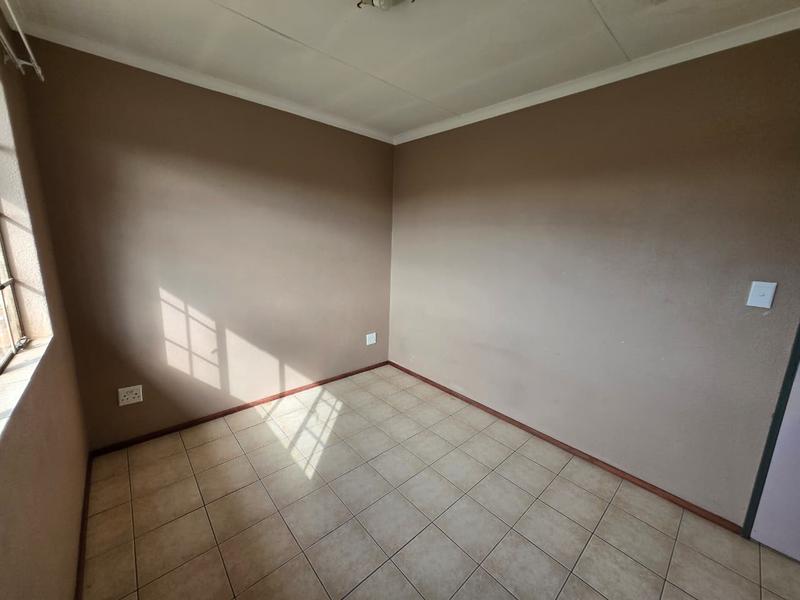 2 Bedroom Property for Sale in Edleen Gauteng