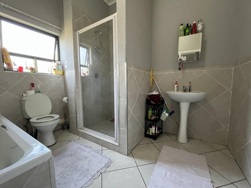 To Let 2 Bedroom Property for Rent in Goedeburg Gauteng