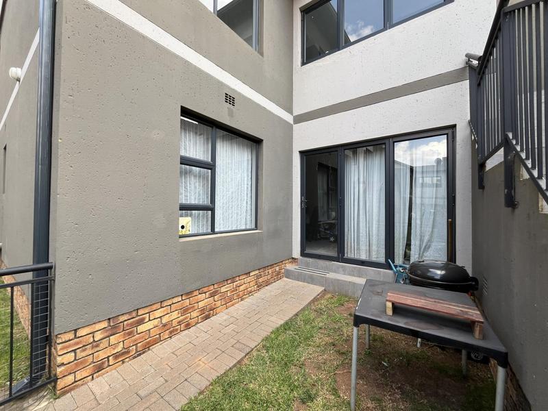 To Let 2 Bedroom Property for Rent in Norton Home Estate AH Gauteng