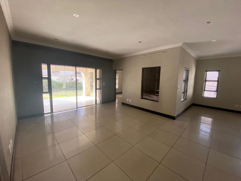 To Let 4 Bedroom Property for Rent in Van Riebeeck Park Gauteng