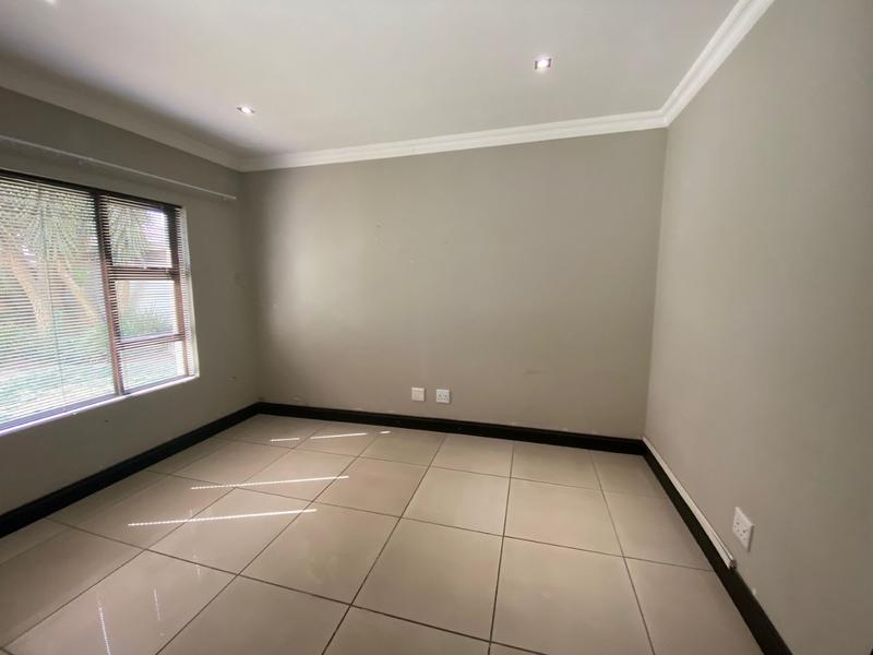 To Let 4 Bedroom Property for Rent in Van Riebeeck Park Gauteng