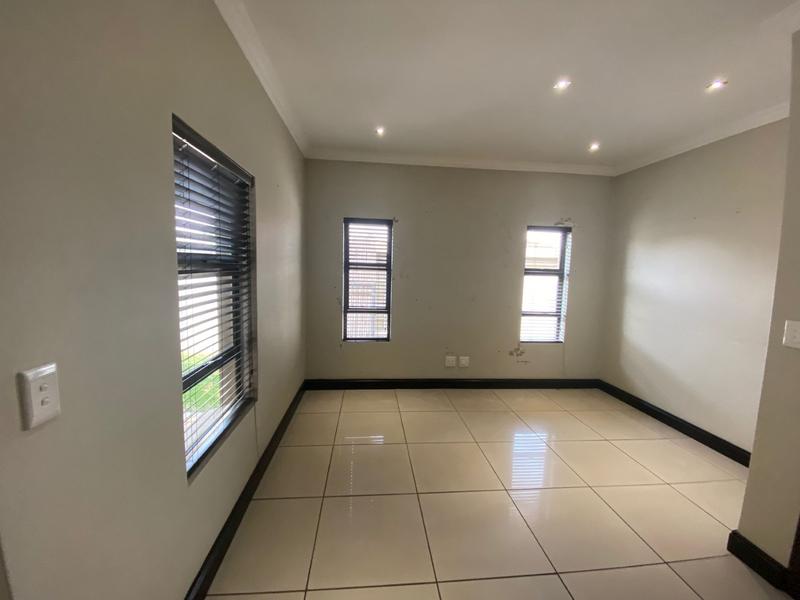 To Let 4 Bedroom Property for Rent in Van Riebeeck Park Gauteng