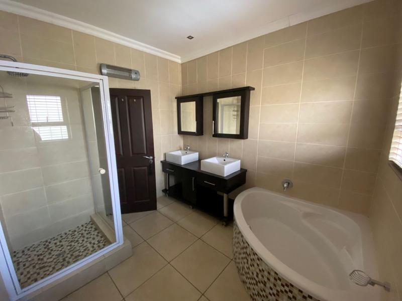 To Let 4 Bedroom Property for Rent in Van Riebeeck Park Gauteng