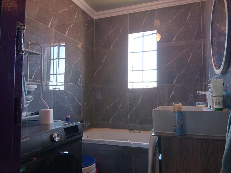 2 Bedroom Property for Sale in Albemarle Gauteng