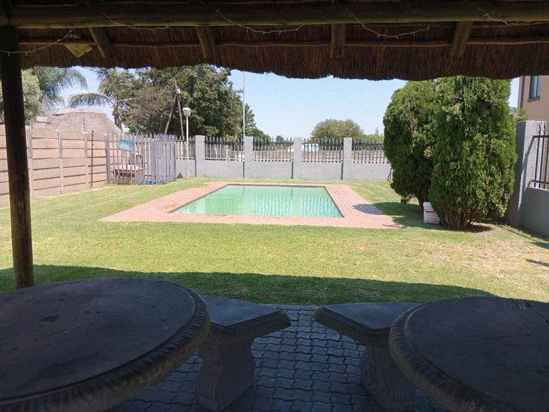 2 Bedroom Property for Sale in Albemarle Gauteng