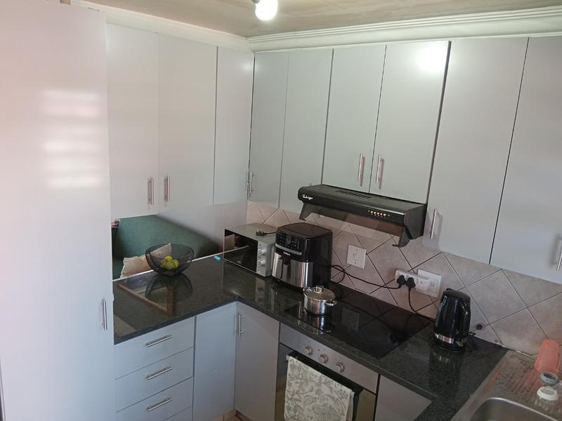 2 Bedroom Property for Sale in Albemarle Gauteng