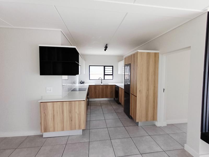 To Let 3 Bedroom Property for Rent in Waterfall Gauteng