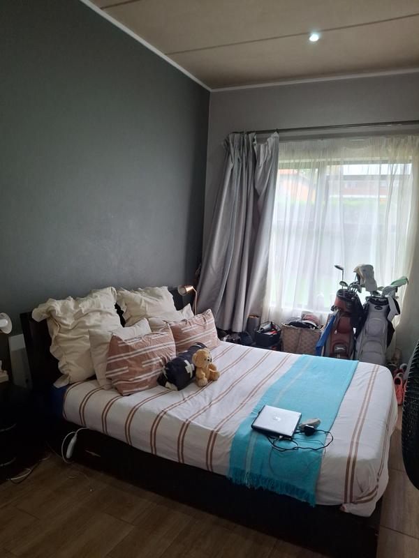 2 Bedroom Property for Sale in Linden Gauteng