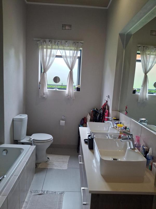 2 Bedroom Property for Sale in Linden Gauteng