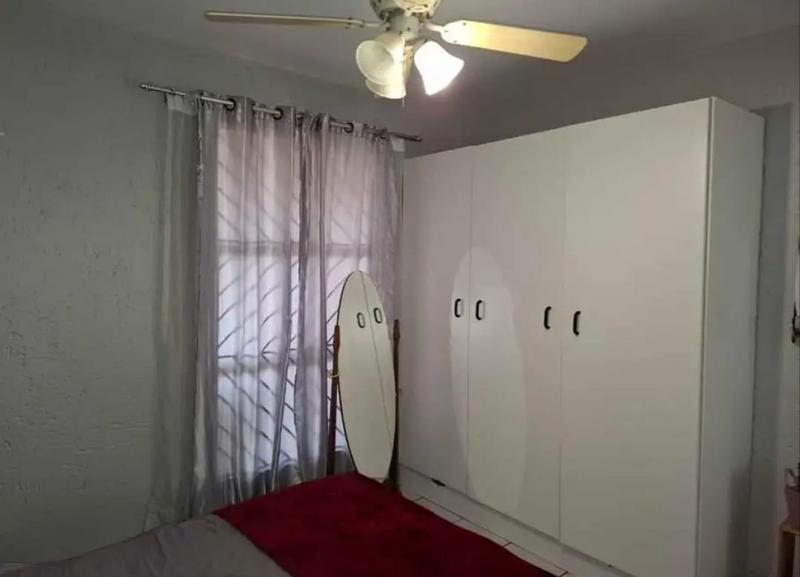 1 Bedroom Property for Sale in Brackendowns Gauteng