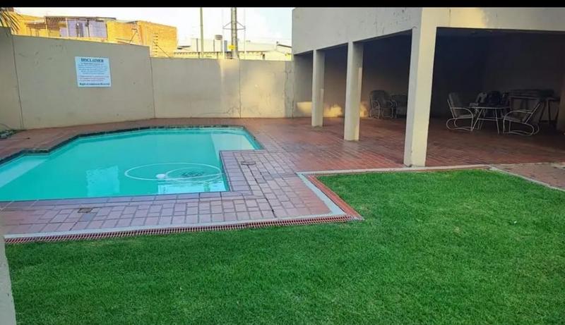 1 Bedroom Property for Sale in Brackendowns Gauteng