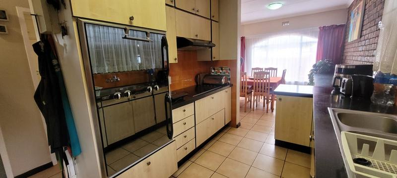 3 Bedroom Property for Sale in Glenvista Gauteng
