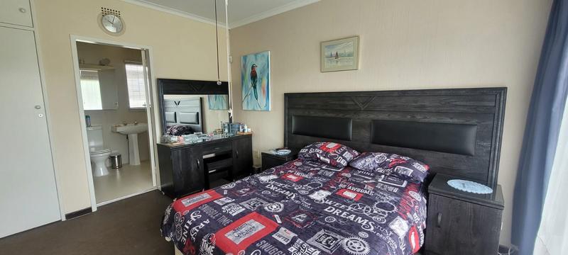 3 Bedroom Property for Sale in Glenvista Gauteng