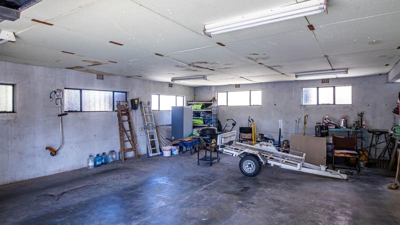 4 Bedroom Property for Sale in Linmeyer Gauteng